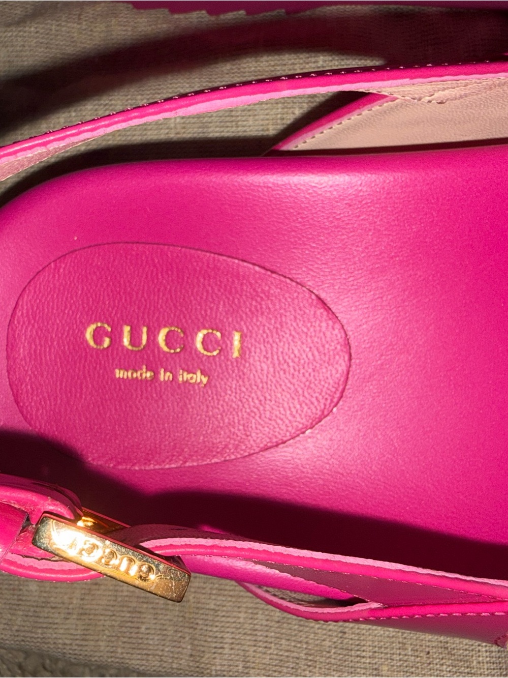 Gucci Calfskin Elizabeth Nappa Charlotte Logo Slingback Sandals 38.5 Fuchsia - Picture 10 of 15